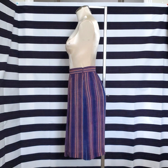 BCBGeneration Striped Pleated Skort - Picture 4 of 12